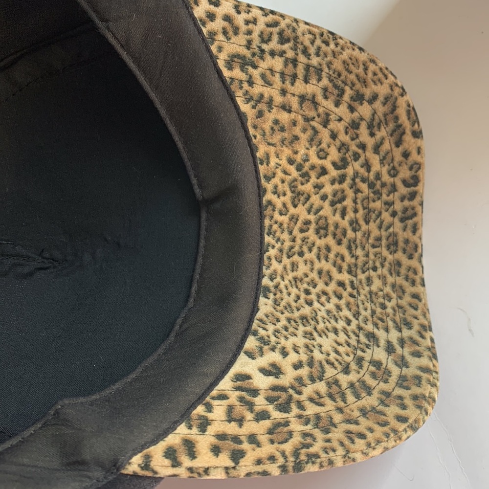 [OS]🧢F21 black velvet cap - Picture 5 of 5